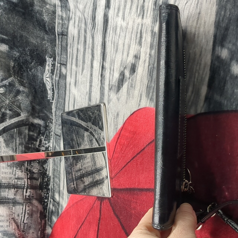 Coach Patent Leather Poppy Wallet - Picture 9 of 9